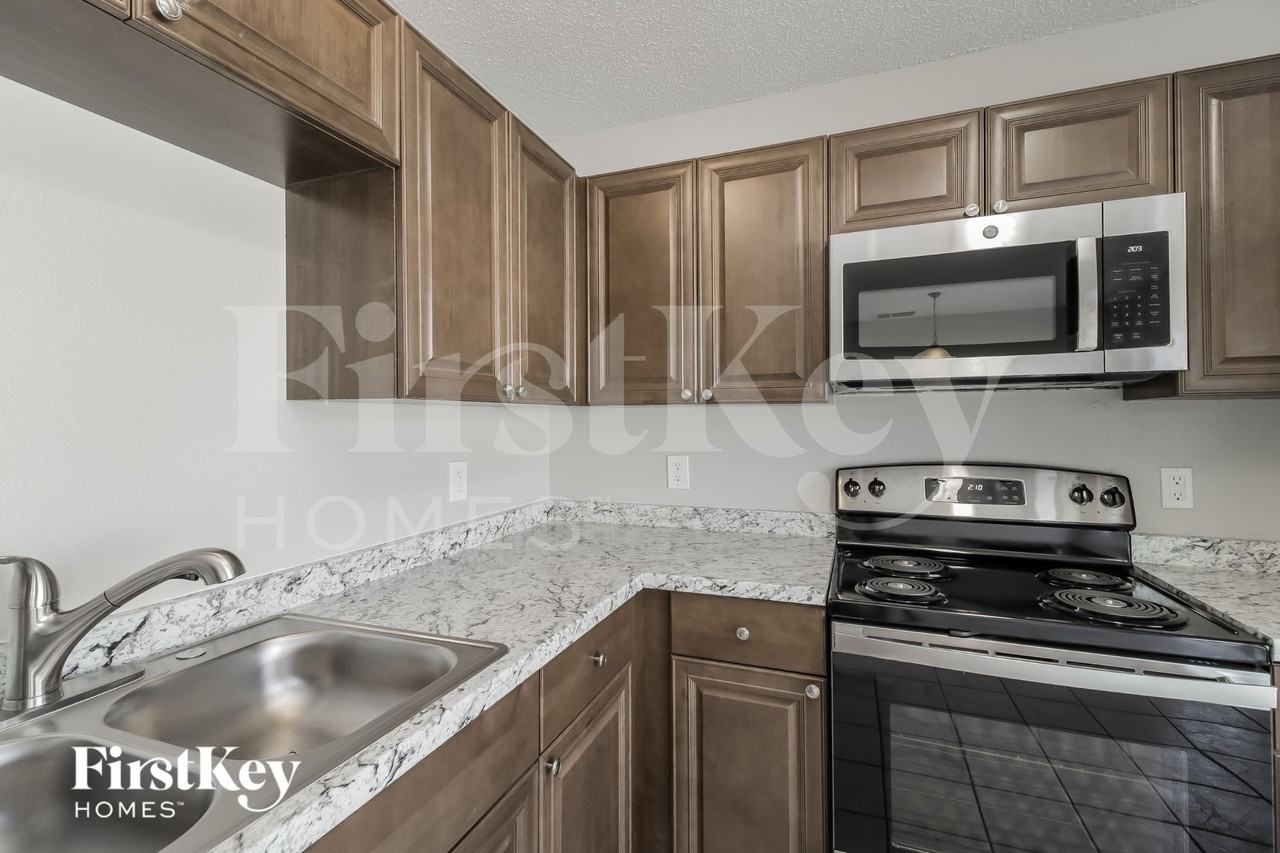 609 Greys Ferry Rd - Photo 5 of 16
