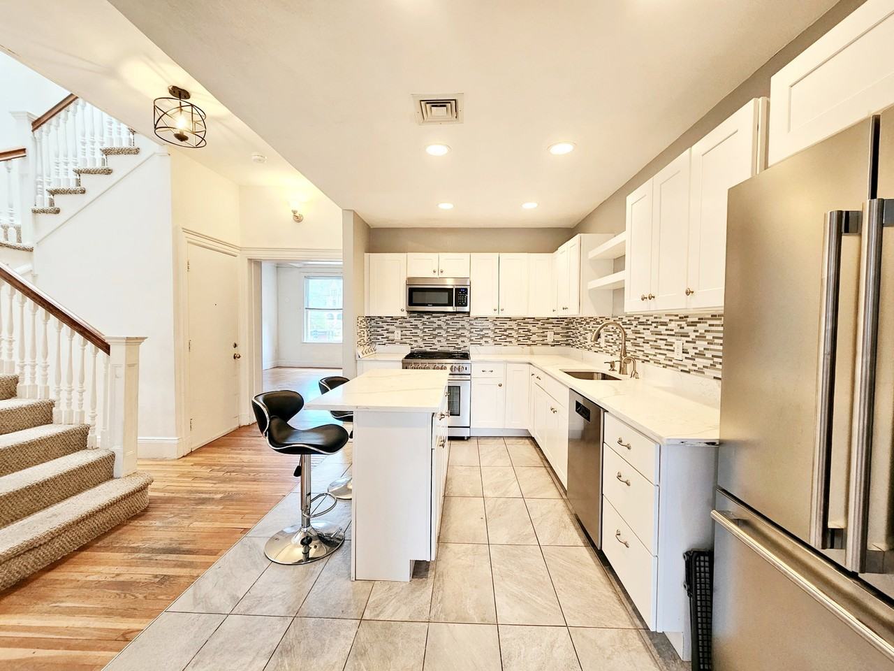 1714 Beacon St #11 - Photo 3 of 8
