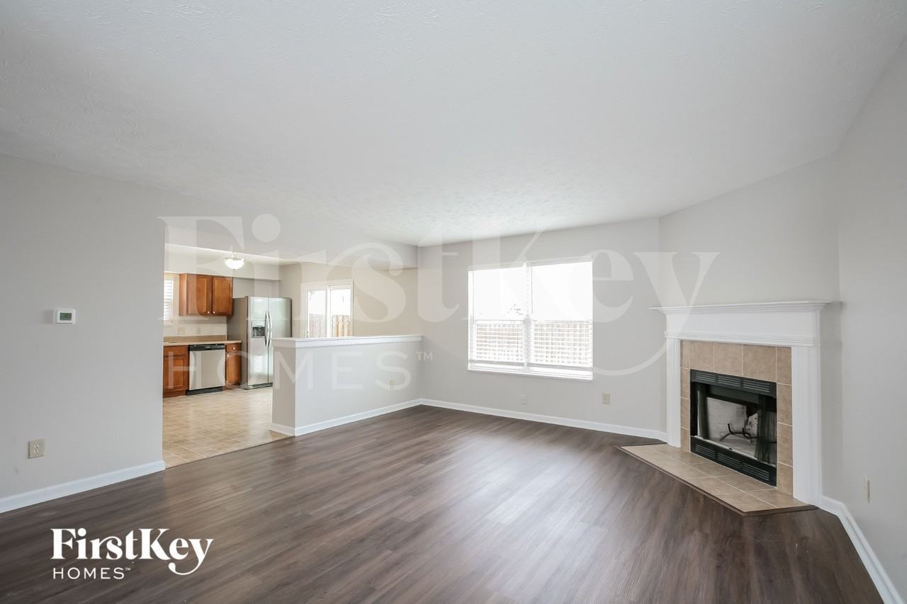 8119 Rambling Rd - Photo 5 of 16