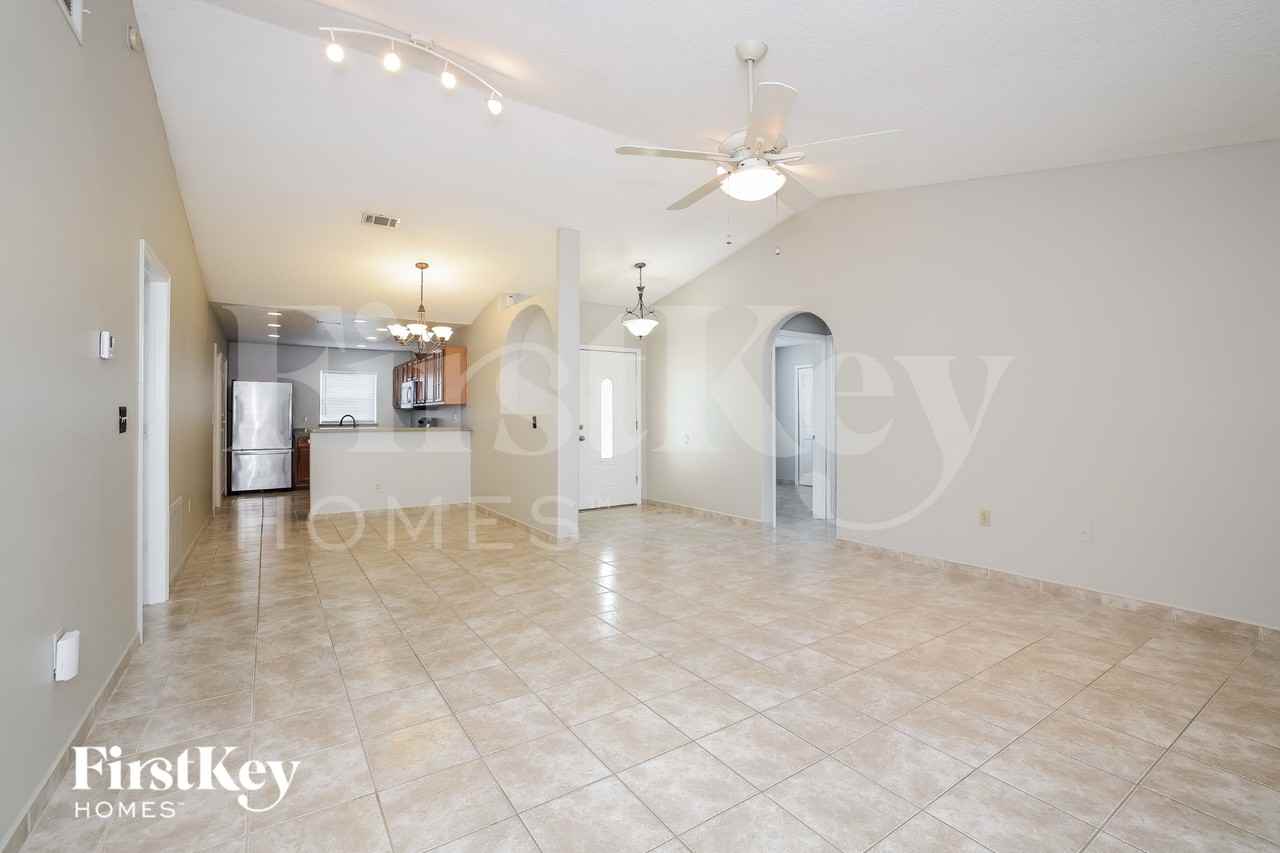 585 Koala Dr - Photo 3 of 16