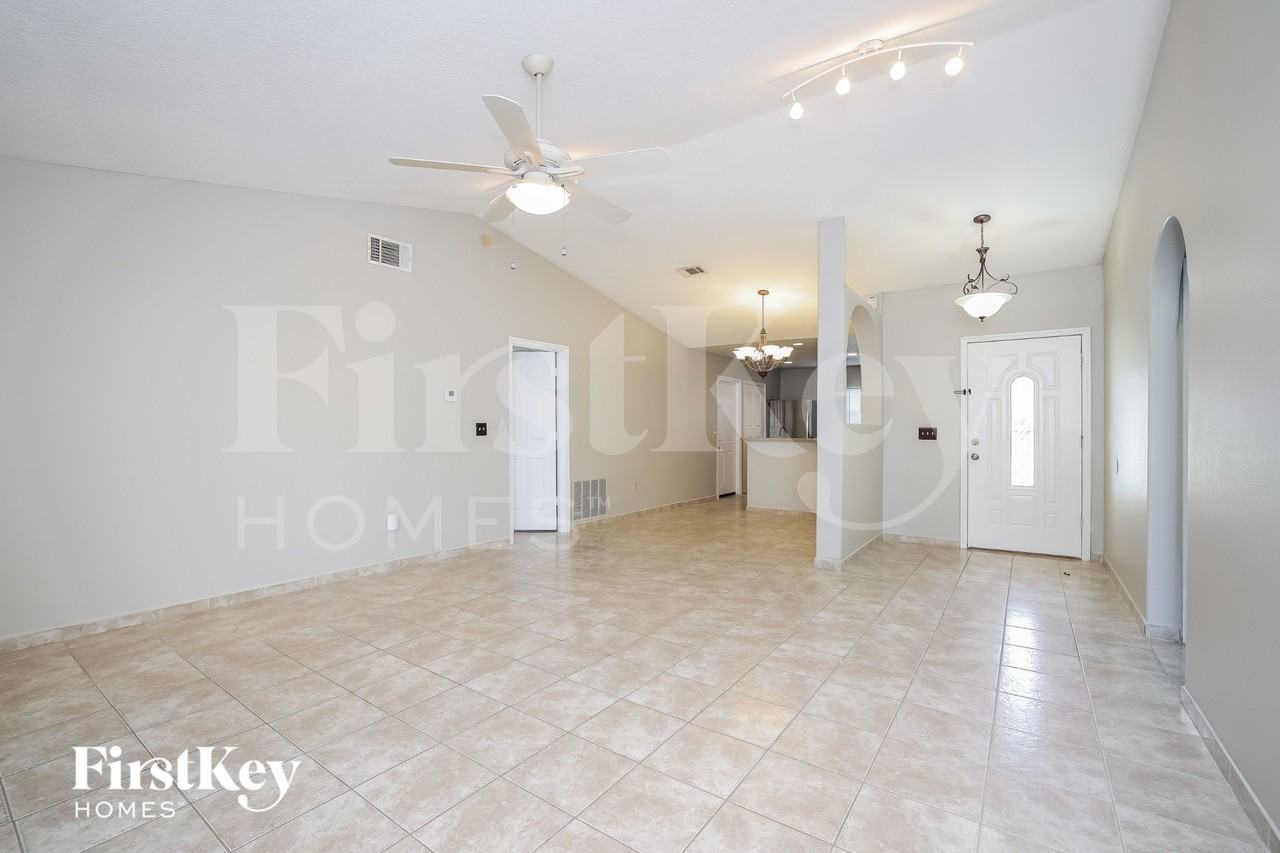 585 Koala Dr - Photo 4 of 16