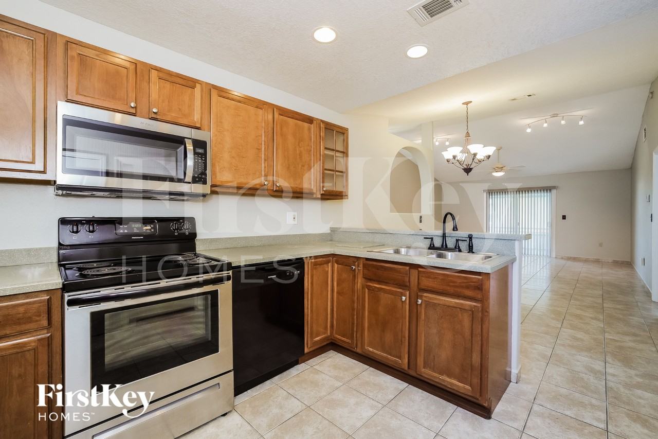 585 Koala Dr - Photo 5 of 16