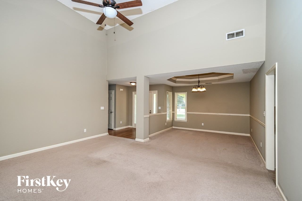 5802 Millers Pond Ln - Photo 2 of 15