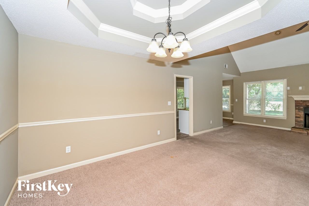 5802 Millers Pond Ln - Photo 5 of 15