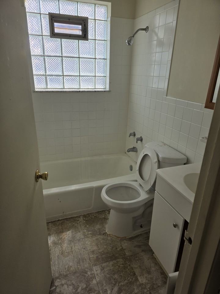 7701 Circle Drive - C #C - Photo 5 of 9