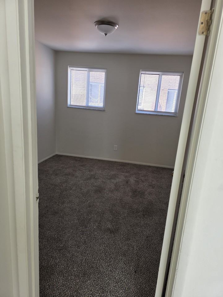7701 Circle Drive - C #C - Photo 6 of 9
