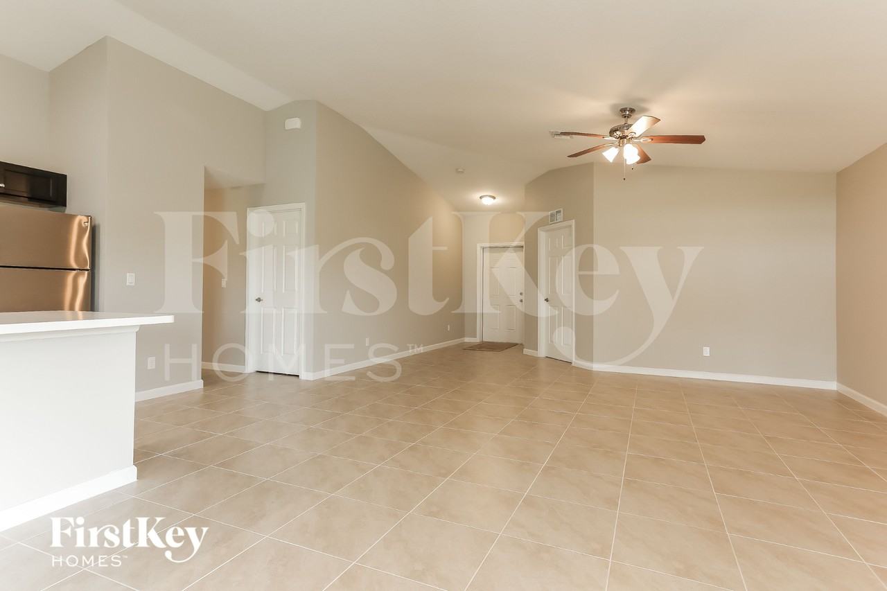 729 Sw Estate Ave - Photo 3 of 16