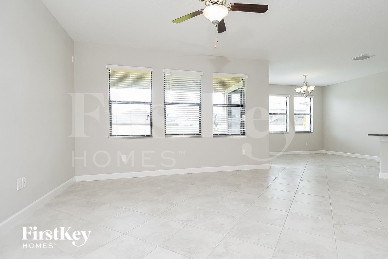 9823 Ivory Dr - Photo 2 of 17