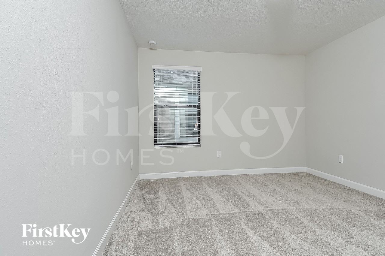 9823 Ivory Dr - Photo 6 of 17