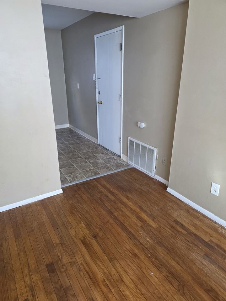3855 Marietta Dr #C - Photo 3 of 10