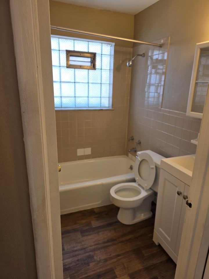 3855 Marietta Dr #C - Photo 5 of 10