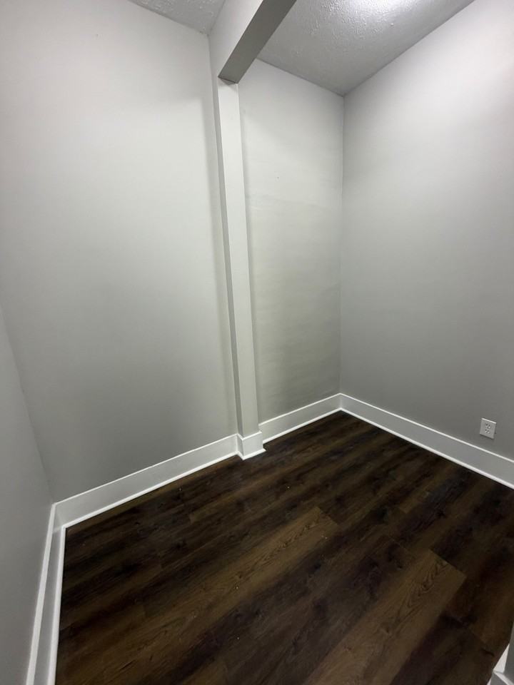 1312 Earl Ave #1 - Photo 6 of 11
