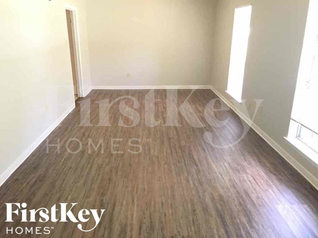 5607 Sweet Gum Dr - Photo 2 of 20