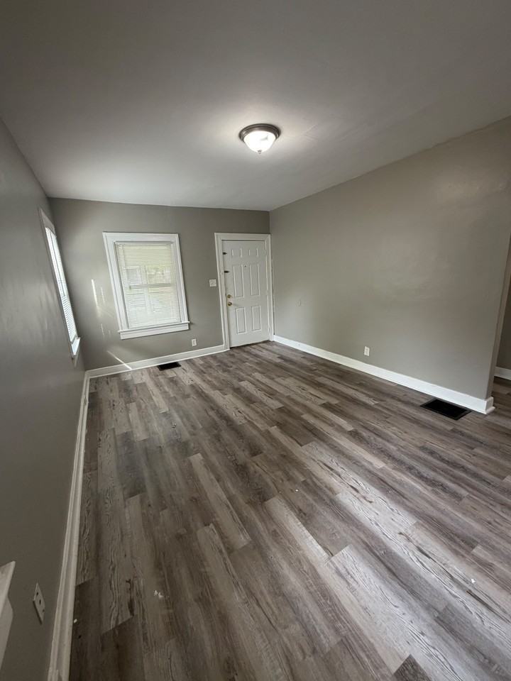 1106 Euclid Ave #1 - Photo 4 of 13