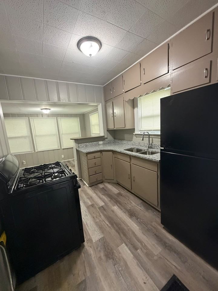 1106 Euclid Ave #1 - Photo 5 of 13