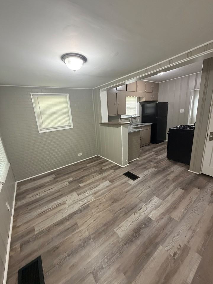 1106 Euclid Ave #1 - Photo 6 of 13