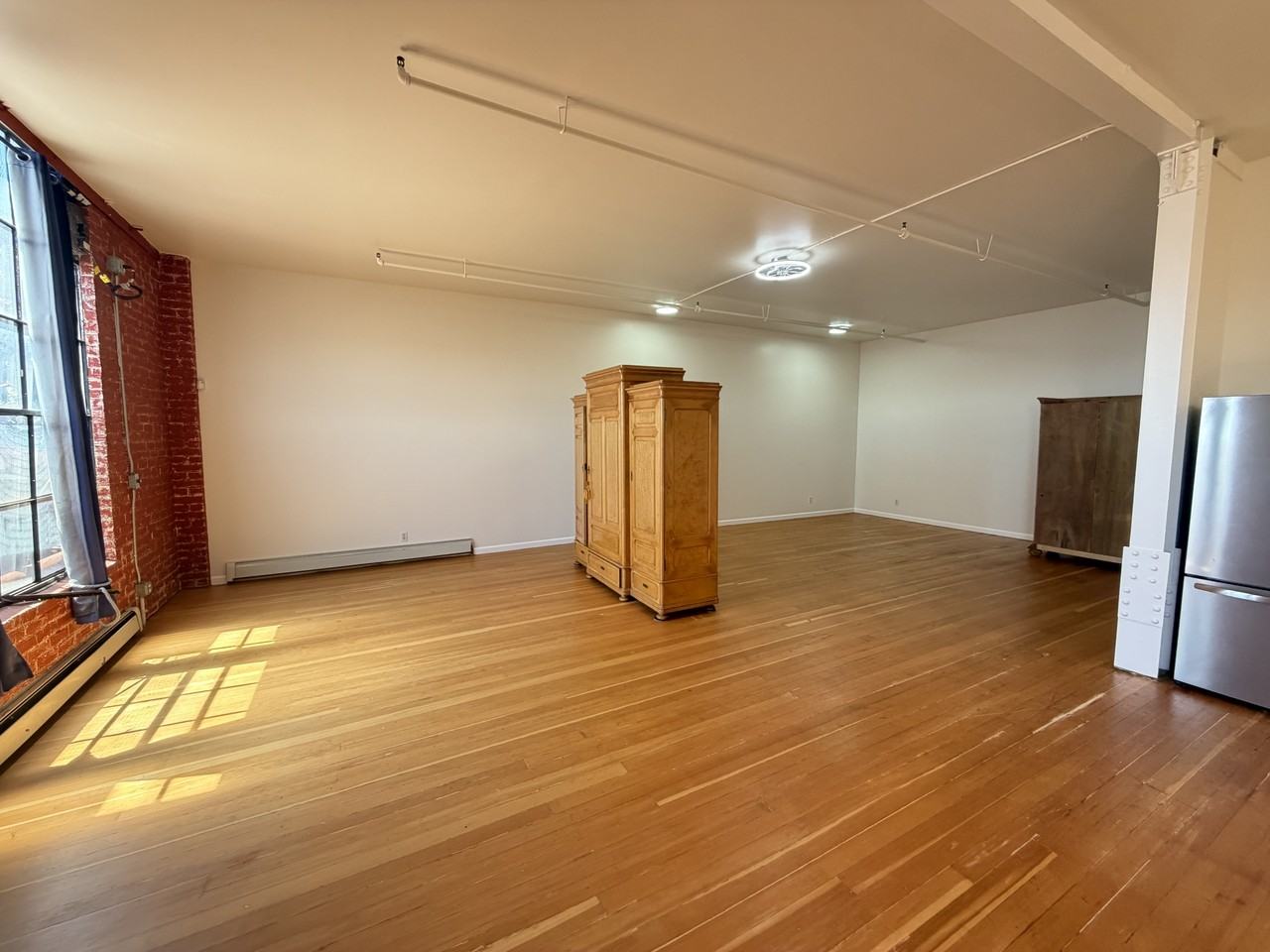 1018 4th Ave #1 - Photo 6 of 10
