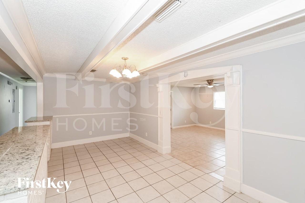 451 Gano Ct - Photo 5 of 15