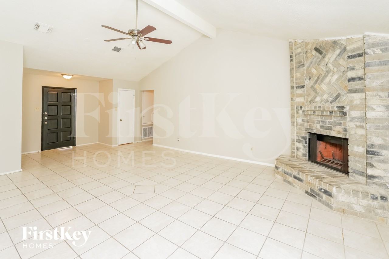 26511 Cypresswood Dr - Photo 3 of 16
