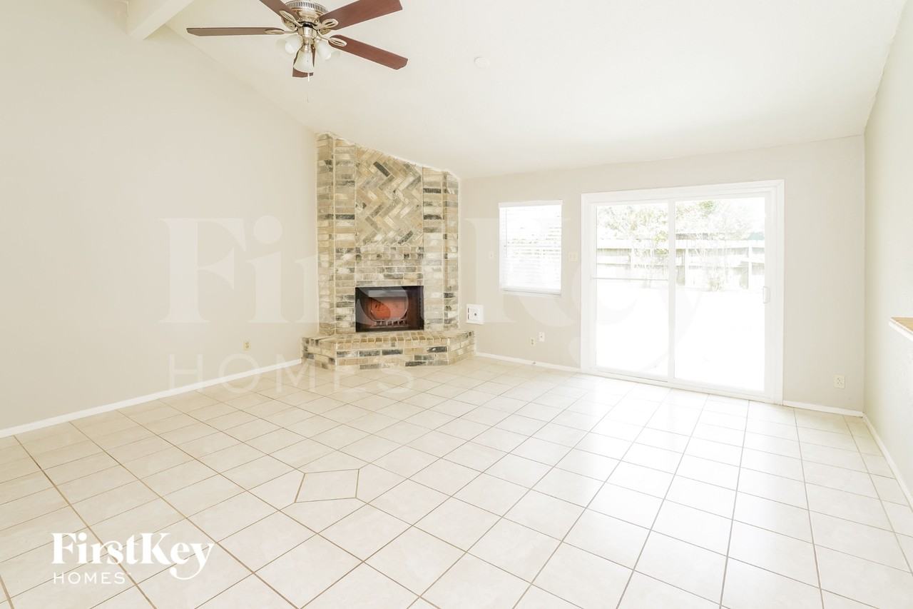 26511 Cypresswood Dr - Photo 4 of 16