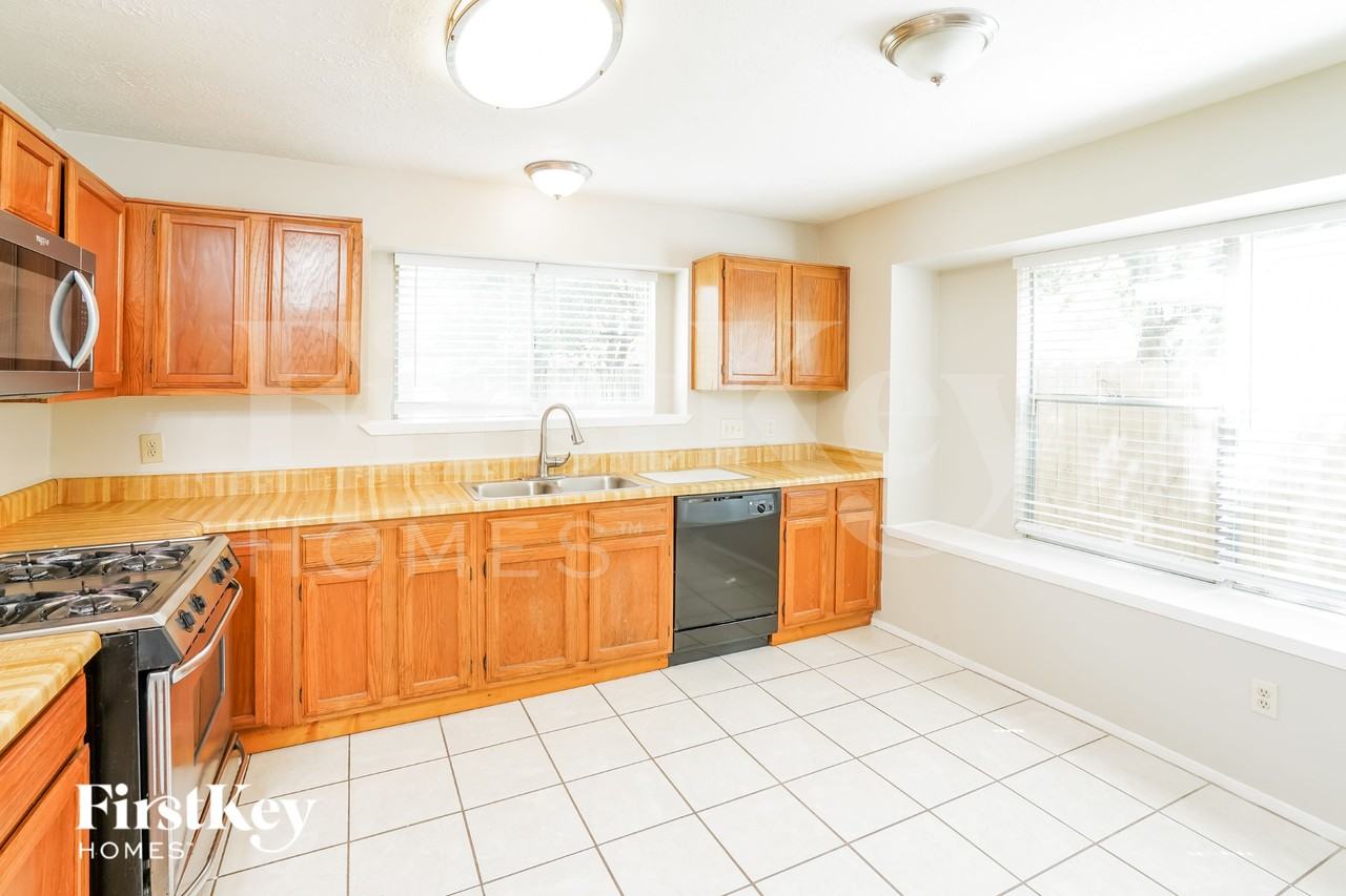 26511 Cypresswood Dr - Photo 6 of 16