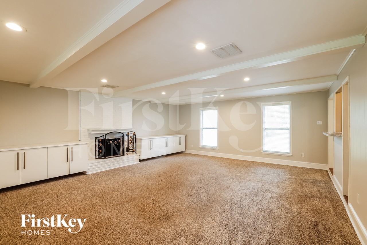 25603 Pecan Valley Cir - Photo 3 of 20