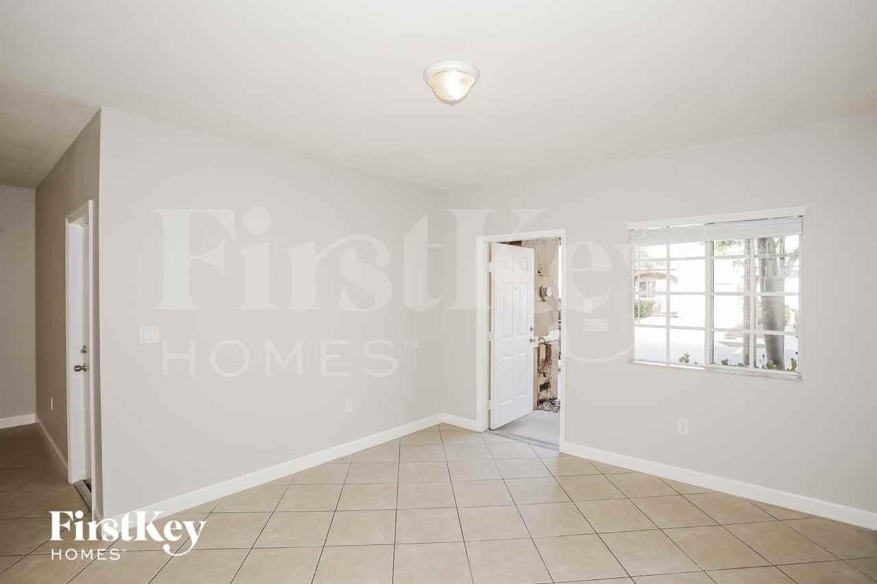 21471 Swplace - Photo 3 of 16