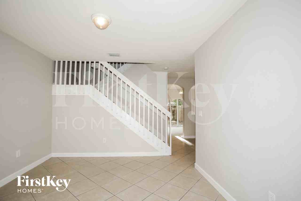 21471 Swplace - Photo 4 of 16