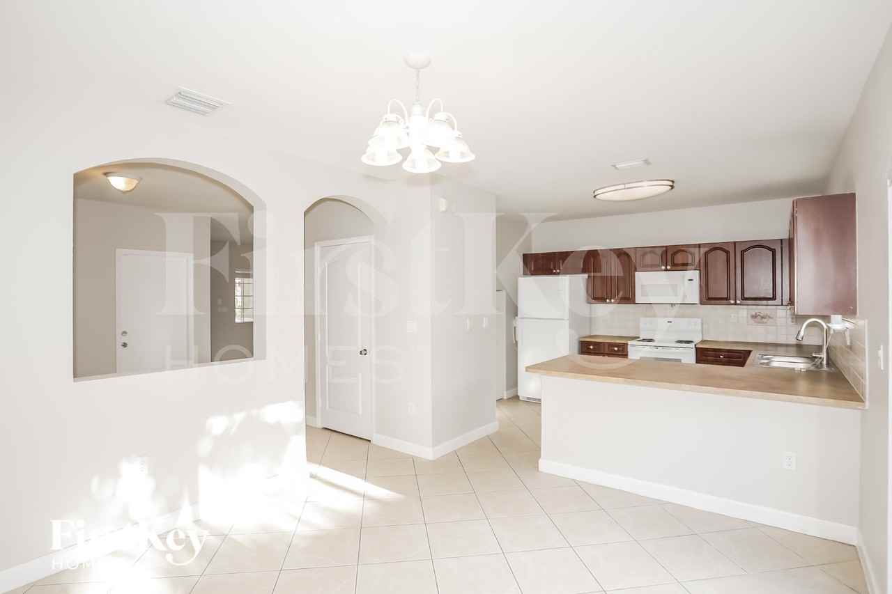 21471 Swplace - Photo 6 of 16
