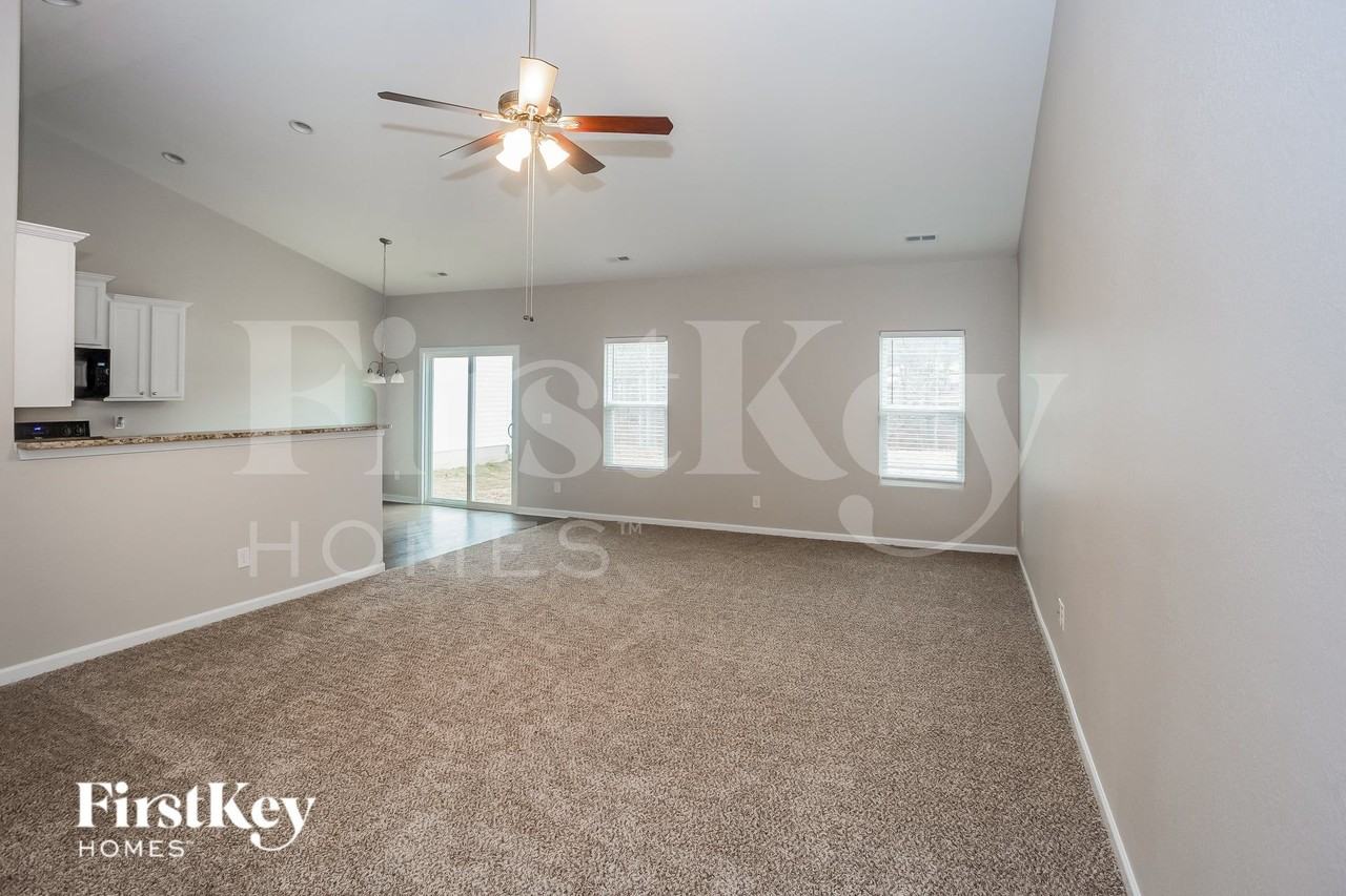 1828 Allegheny Dr - Photo 4 of 15