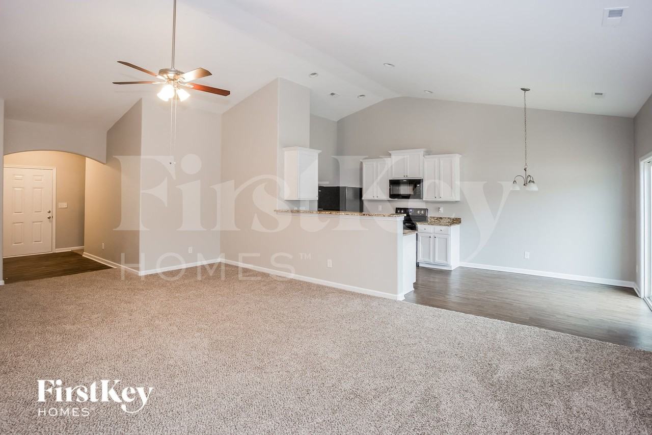1828 Allegheny Dr - Photo 5 of 15