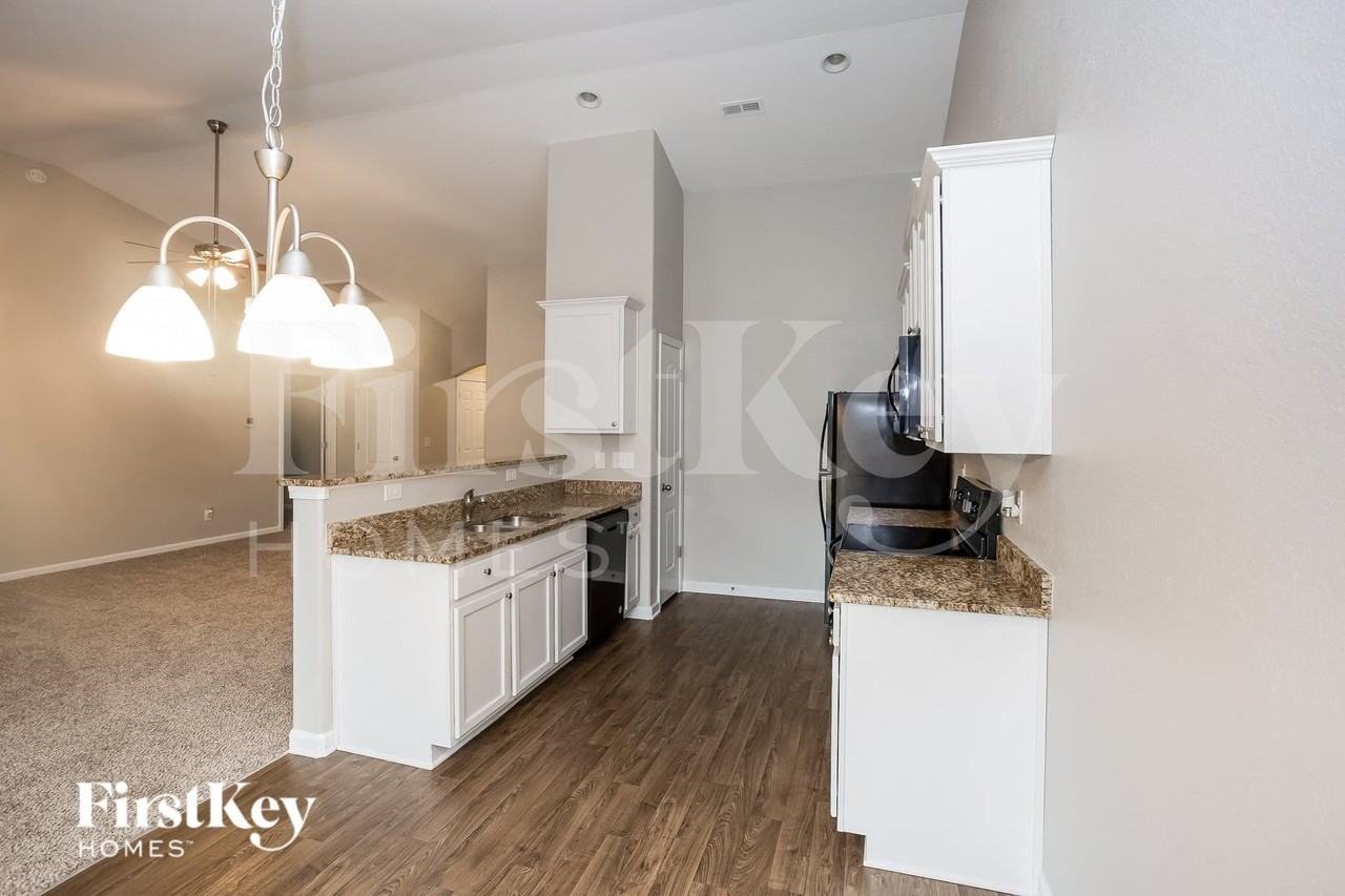 1828 Allegheny Dr - Photo 6 of 15