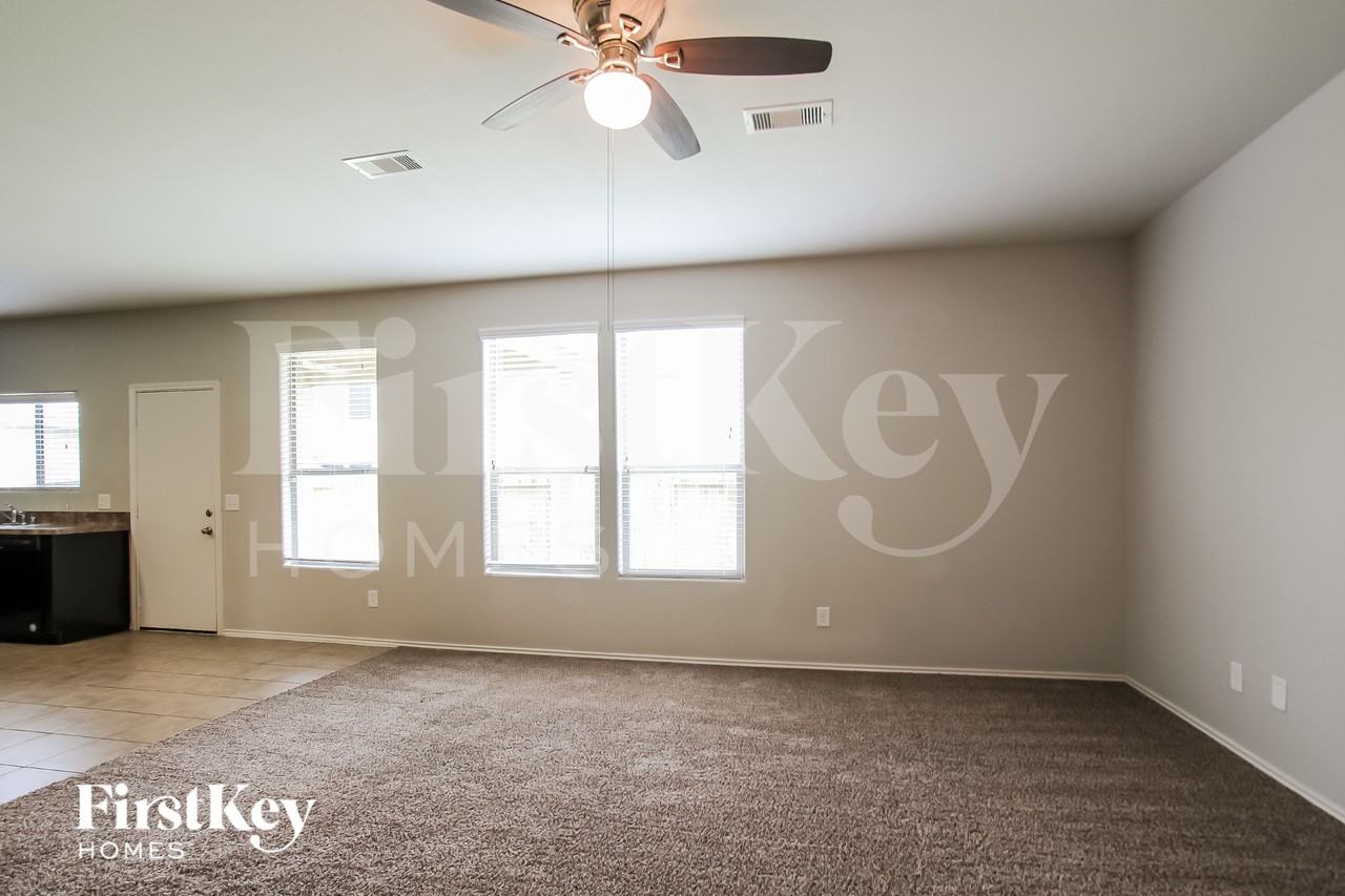 16406 Peyton Stone Cir - Photo 3 of 16