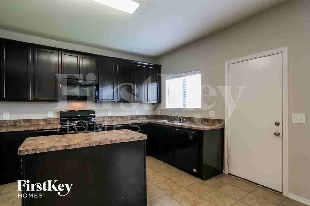 16406 Peyton Stone Cir - Photo 6 of 16