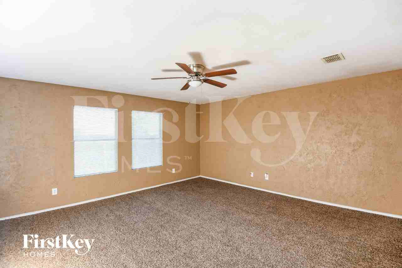 1317 Castle Ridge Rd - Photo 3 of 16