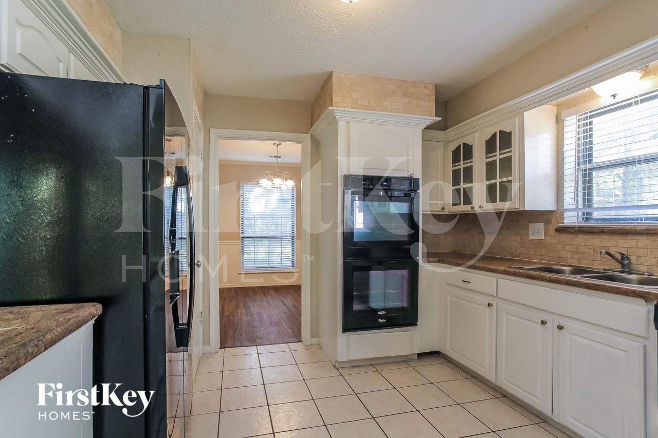 11914 Gardenglen Dr - Photo 7 of 16