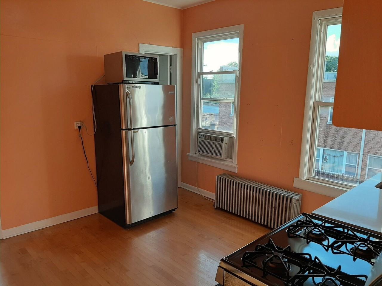1746 N Kedzie Ave #1 - Photo 7 of 8