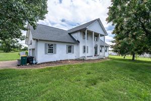 featured image of 2718 Buckner Ln #1