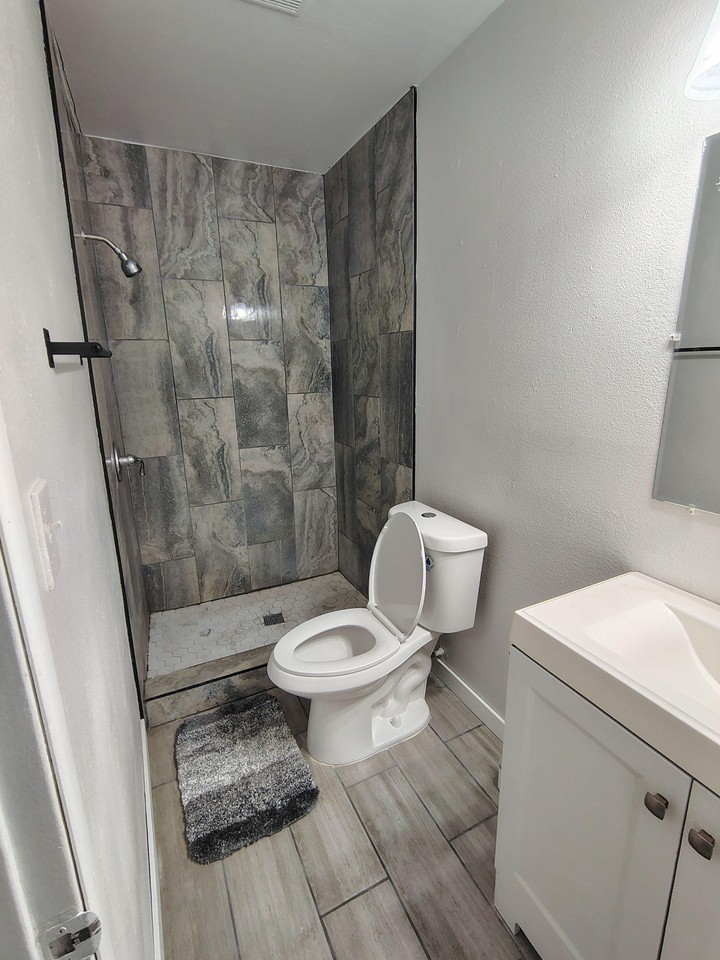 N 48th Ave - Photo 3 of 8