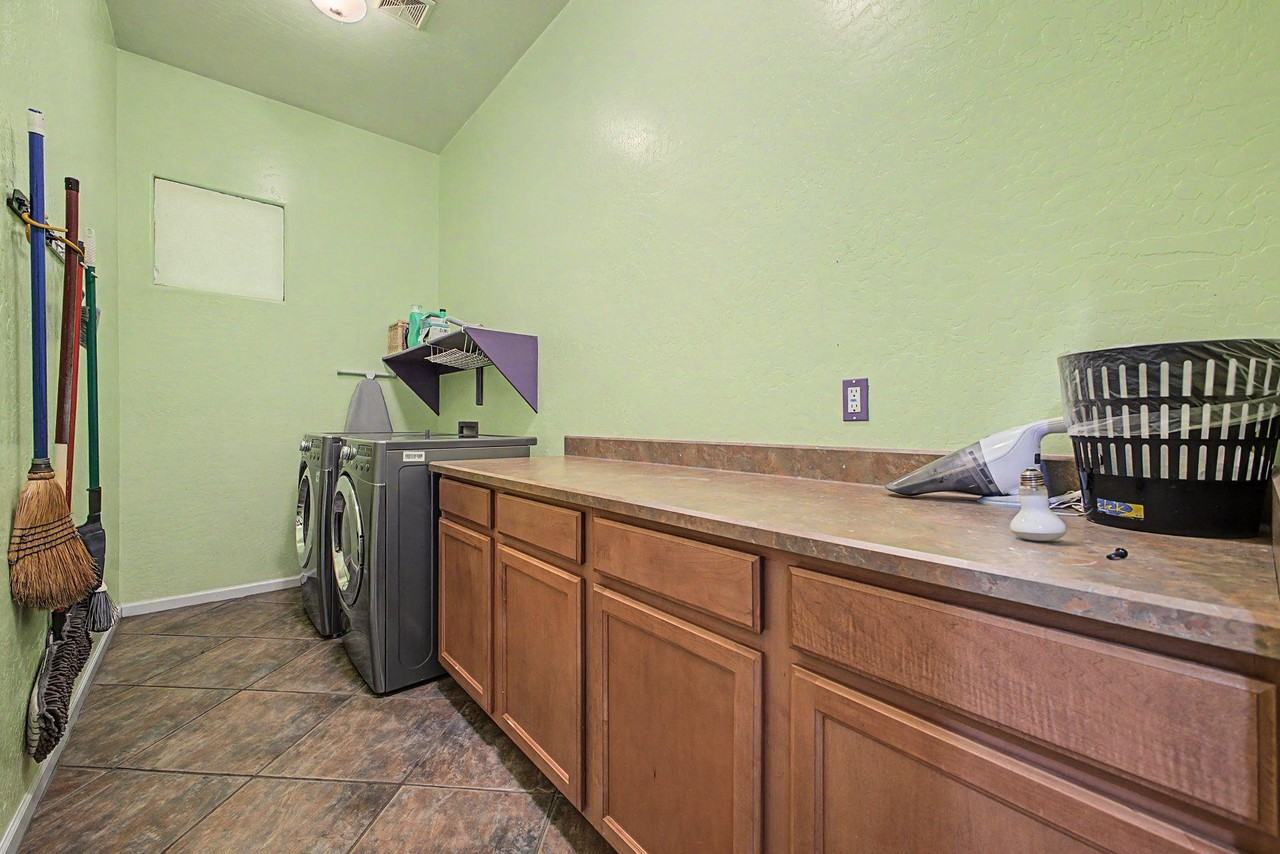 W Longhorn Dr - Photo 4 of 22
