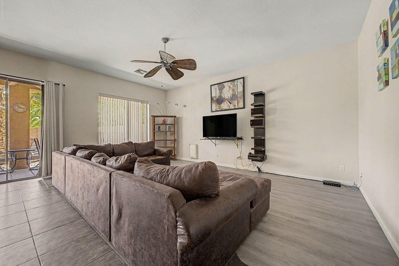 W Longhorn Dr - Photo 5 of 22