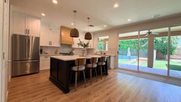 featured image of 1121 E Powell Way