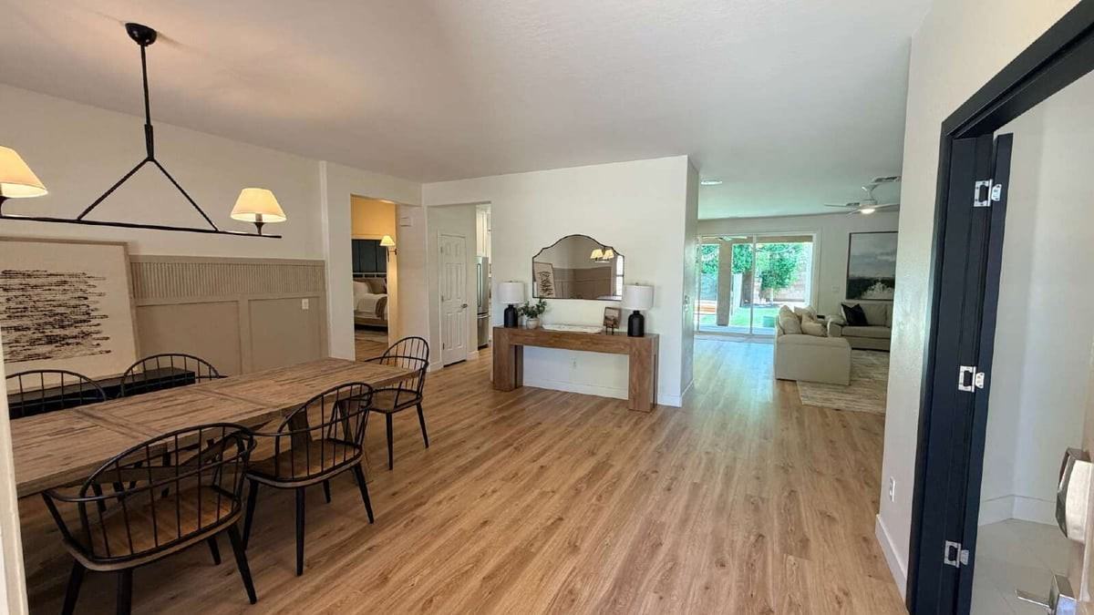 1121 E Powell Way - Photo 4 of 25