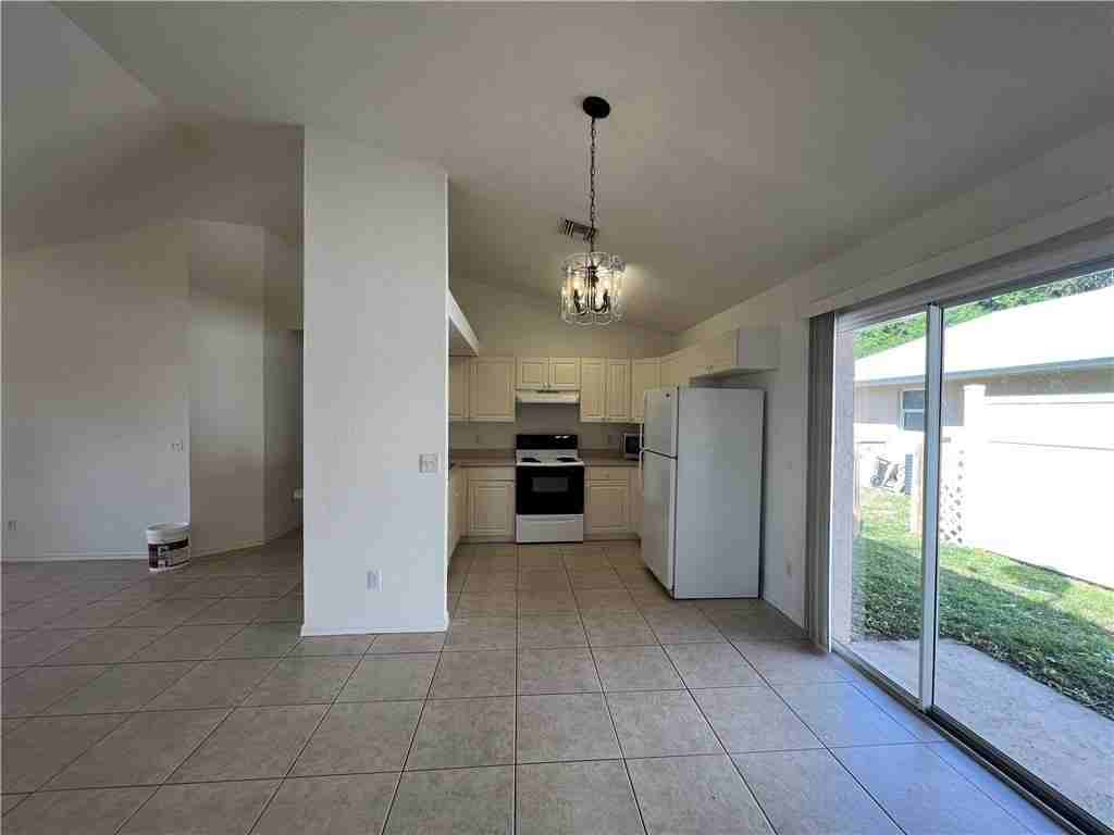 2340 86th Dr - Photo 4 of 14