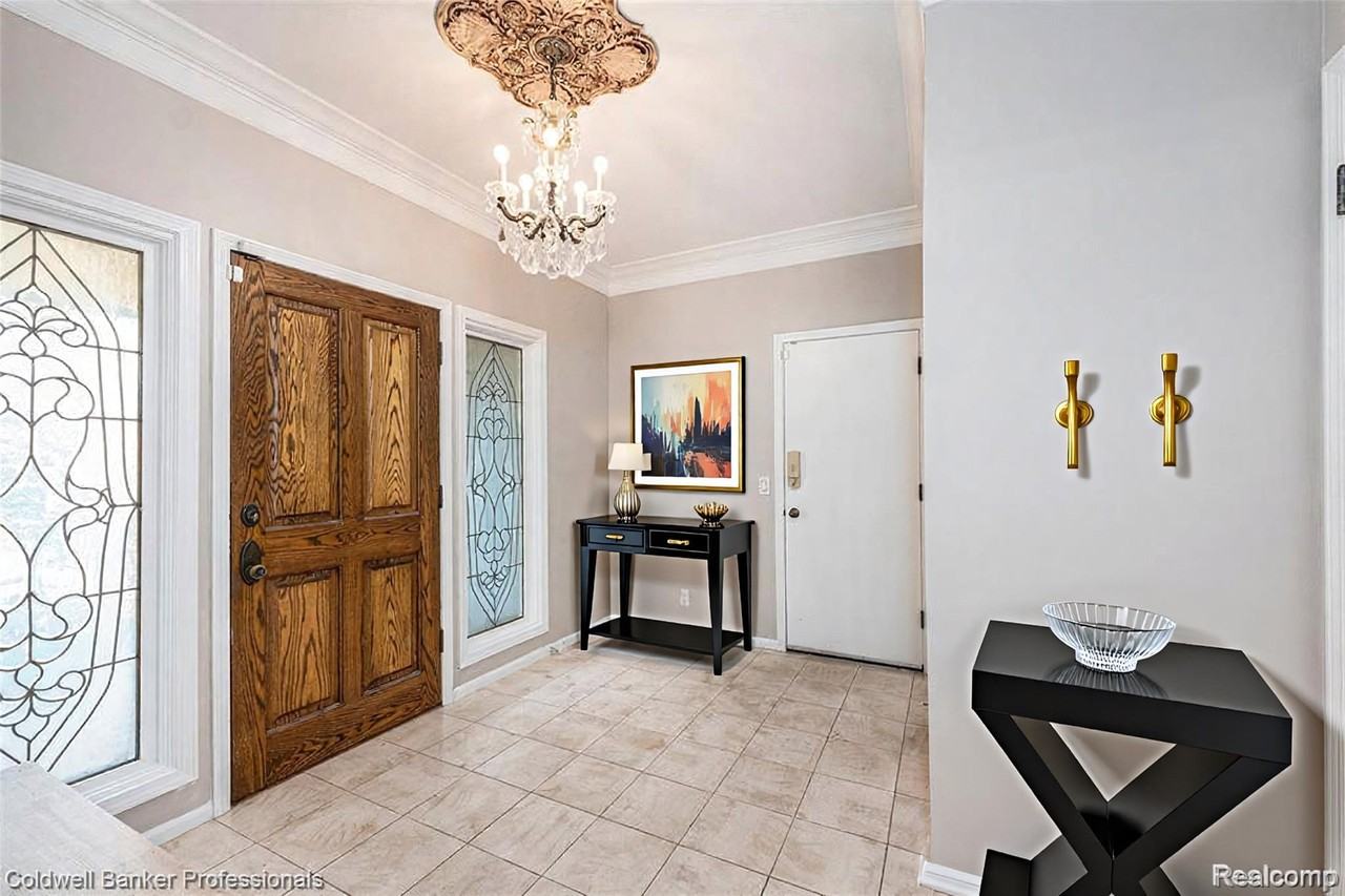 3105 Interlaken St - Photo 6 of 24