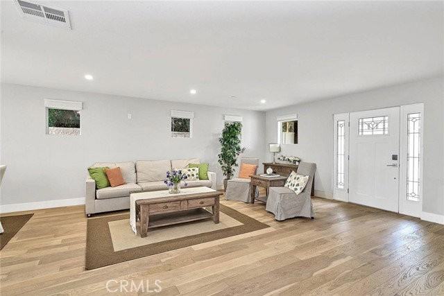 24240 Ocean Ave - Photo 4 of 8