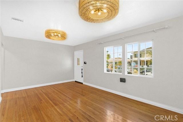 1205 Manzanita Ln - Photo 3 of 7