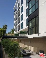 105 S Doheny Dr #506 - Photo 3 of 8