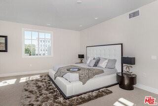313 S Reeves Dr #203 - Photo 5 of 8