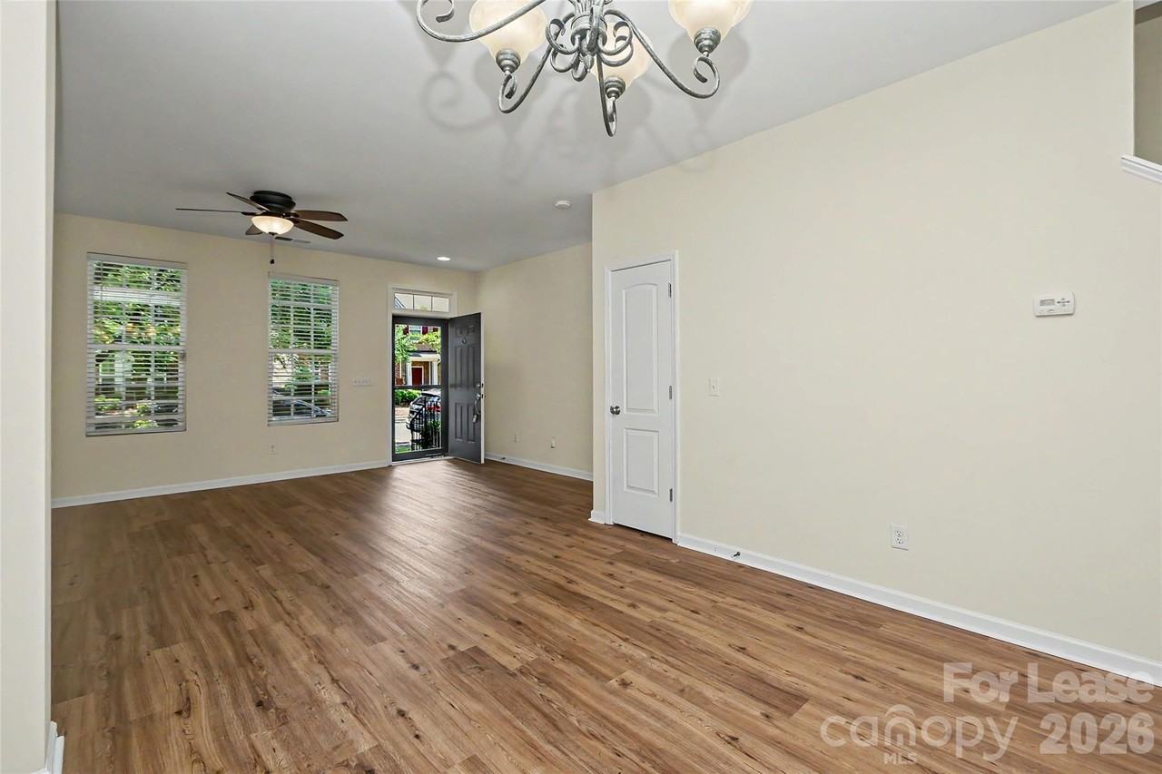 11233 Cedar Walk Ln - Photo 3 of 21